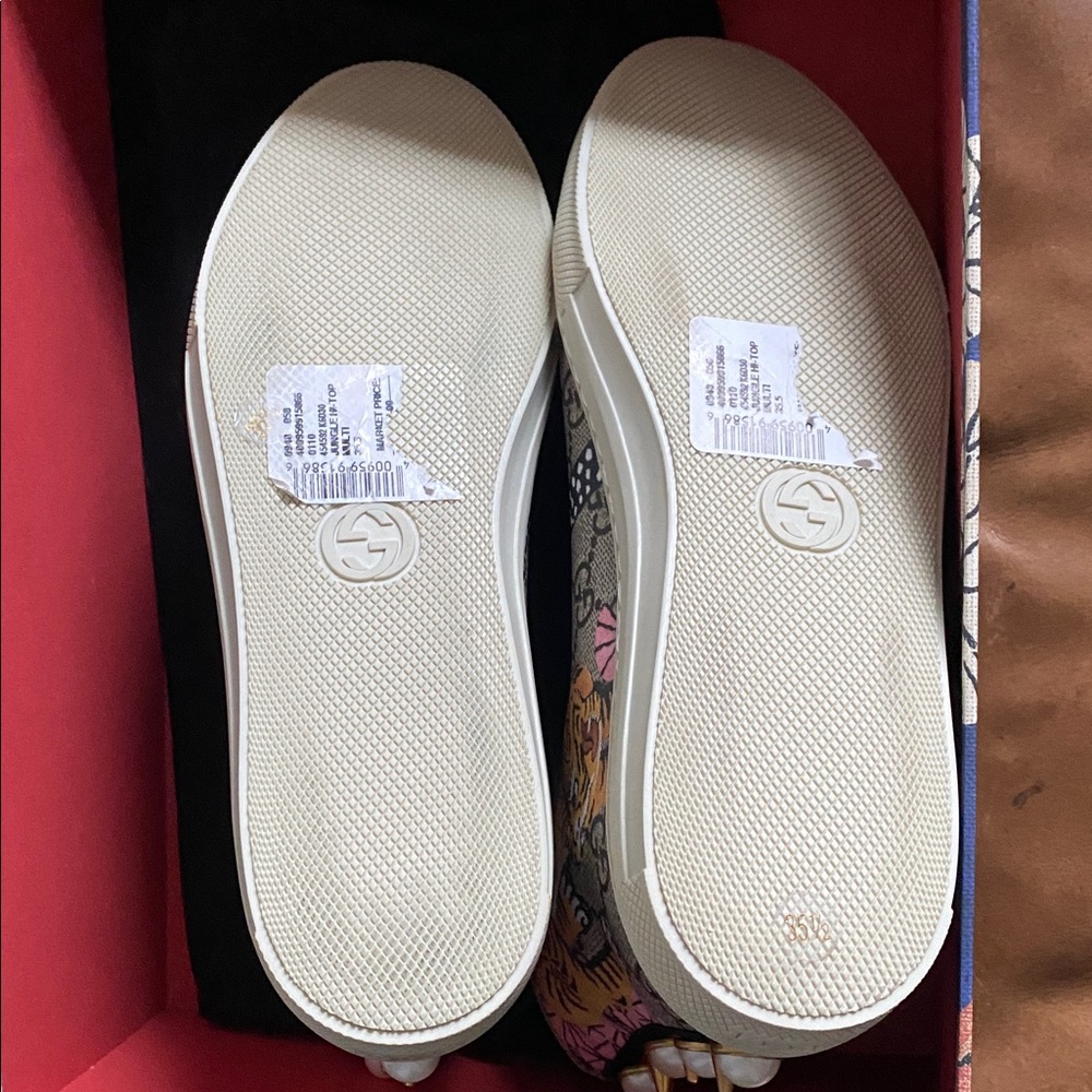 GUCCI - Picture 7 of 9